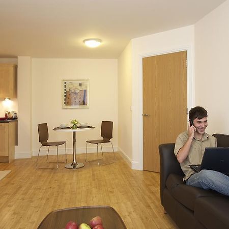 Saco Farnborough Apartment ฟาร์นโบโรห์ ภายนอก รูปภาพ